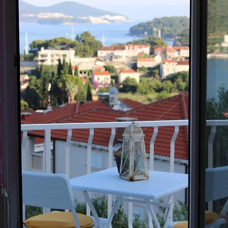 Guest house Bjelopera 3*